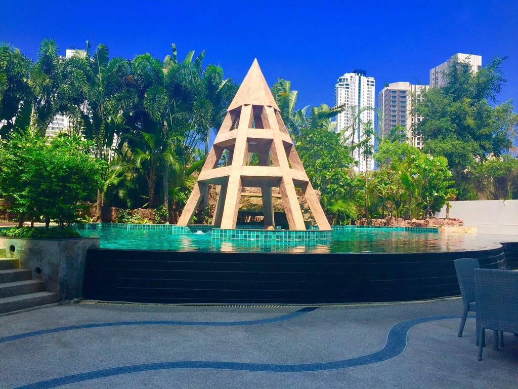 Club Royal Suites Pattaya Eksteriør bilde