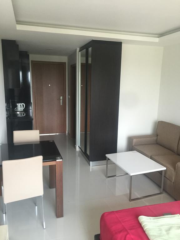 Club Royal Suites Pattaya Eksteriør bilde