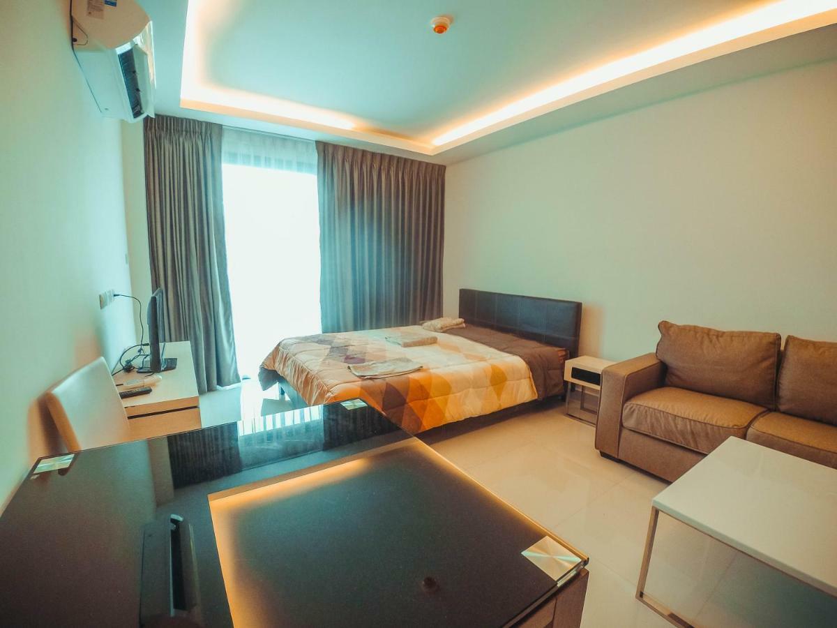 Club Royal Suites Pattaya Eksteriør bilde